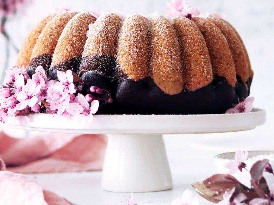 Vegan Rum Bundt Cake with Cocoa