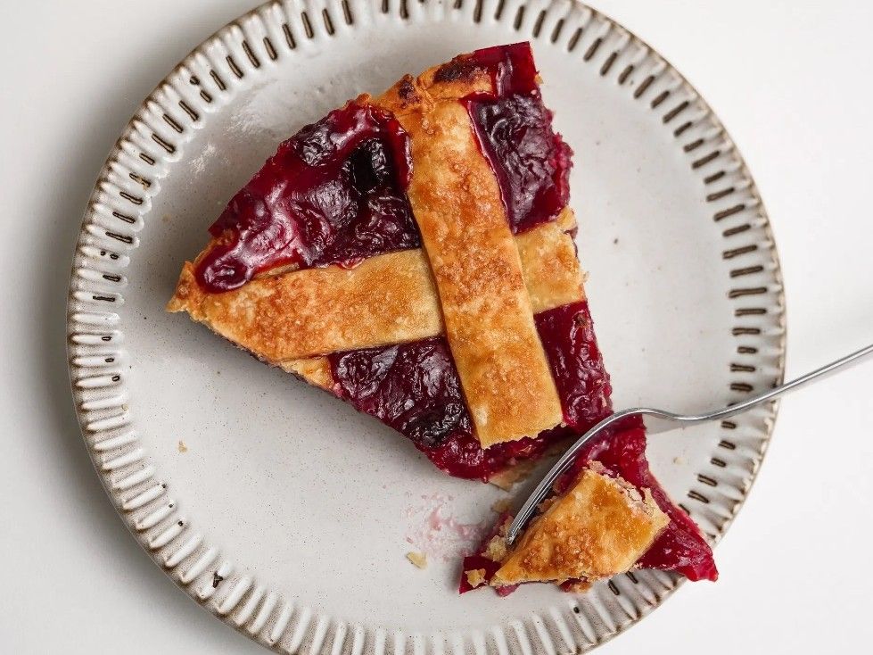 Classic Vegan Cherry Pie