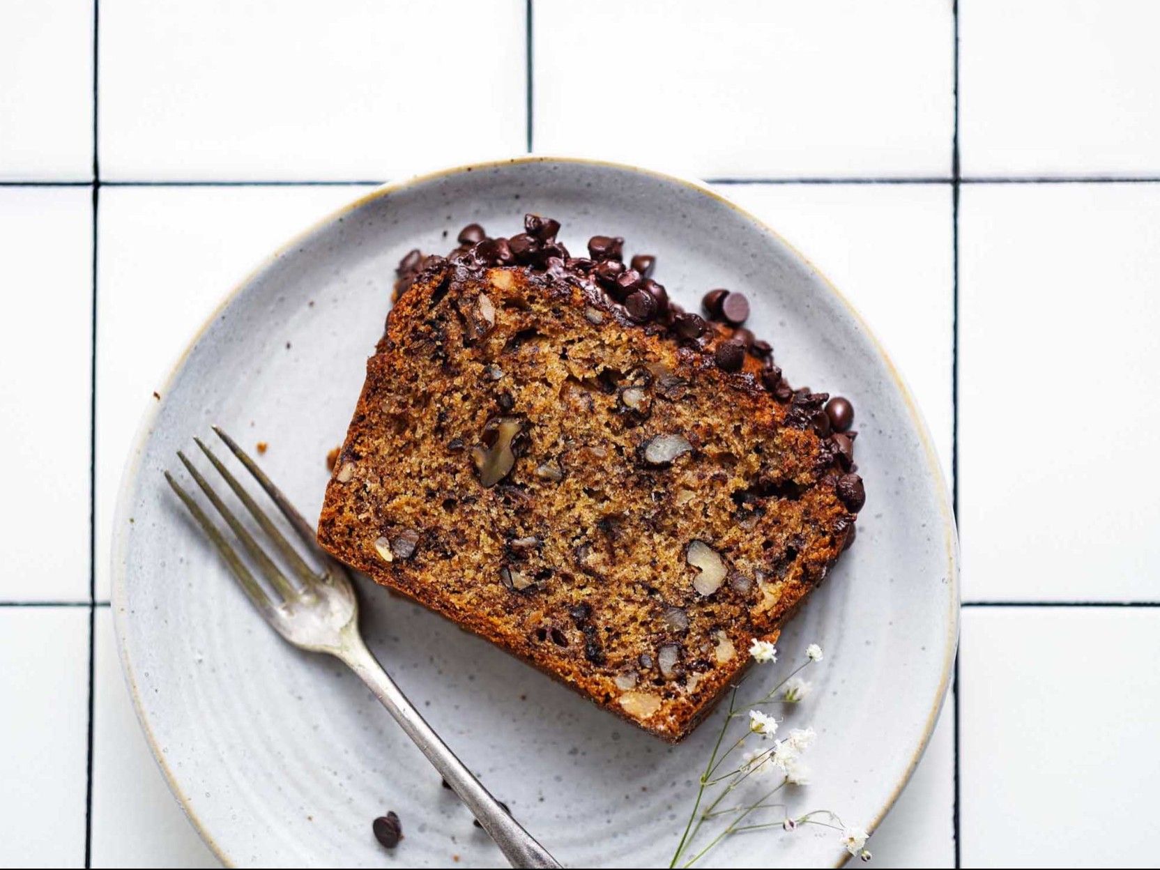 Vegan banánový chlieb s vlašskými orechmi