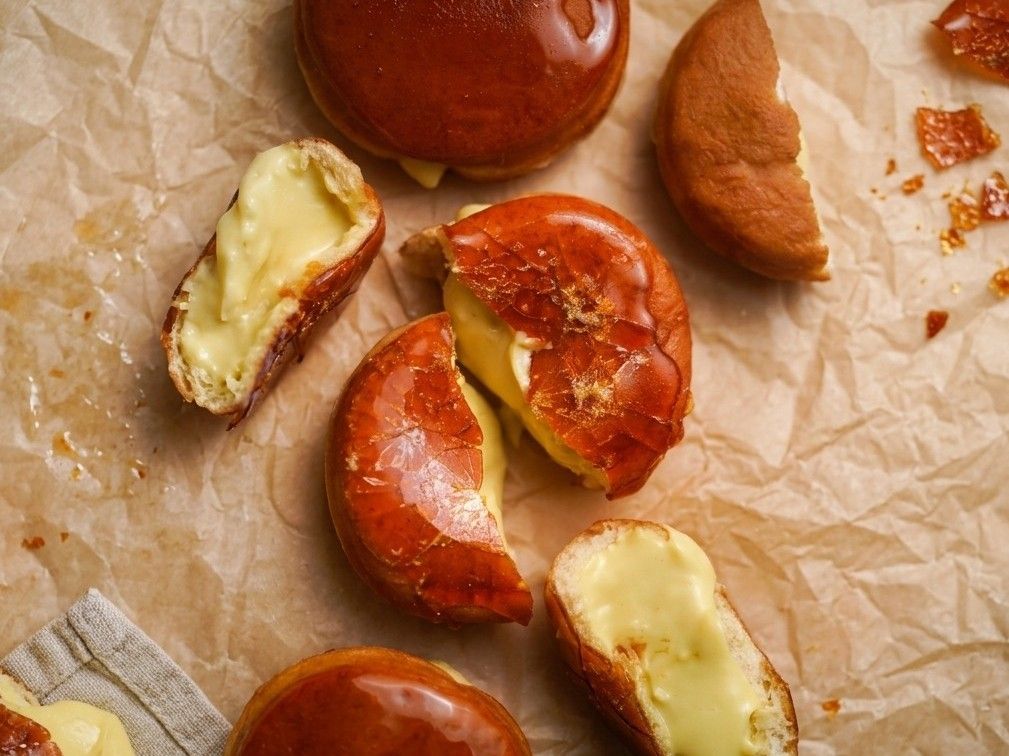 Fluffy Vegan Crème Brûlée Donuts