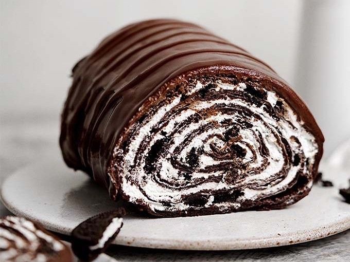 Crepe Roll with Oreo Cookies