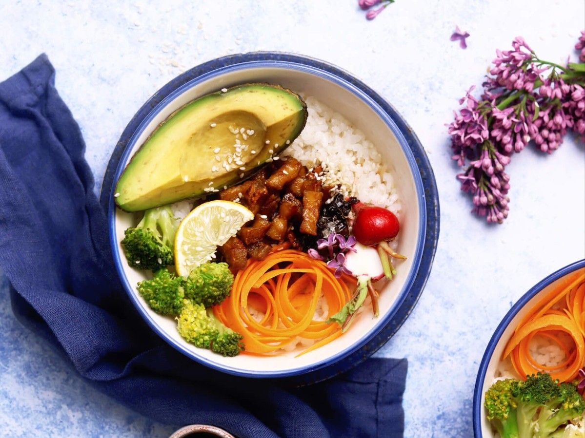 Sushi bowl s tofu