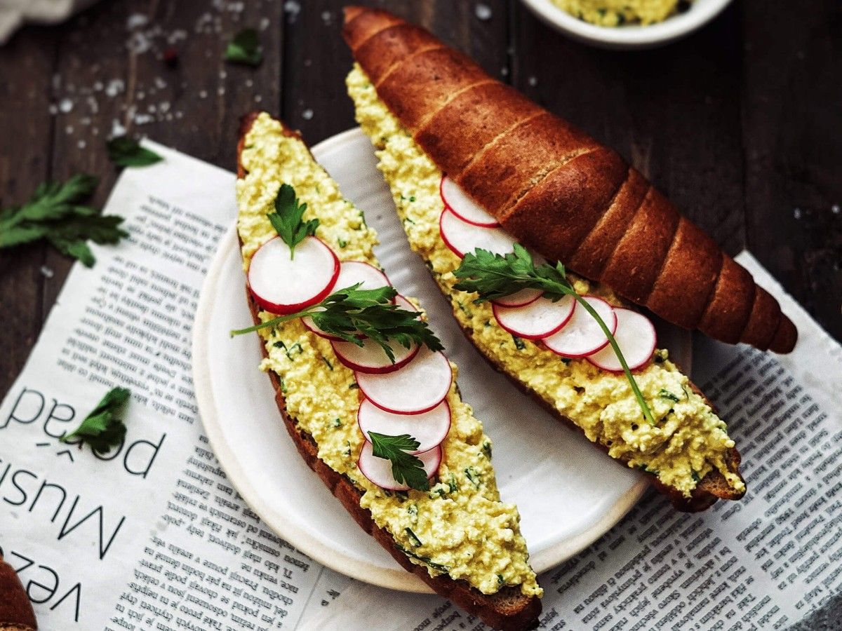 Vegan vajíčková nátierka s pažítkou