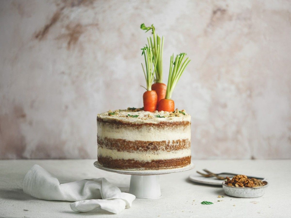 Vegan Carrot Cake with Vanilla Apple Cream