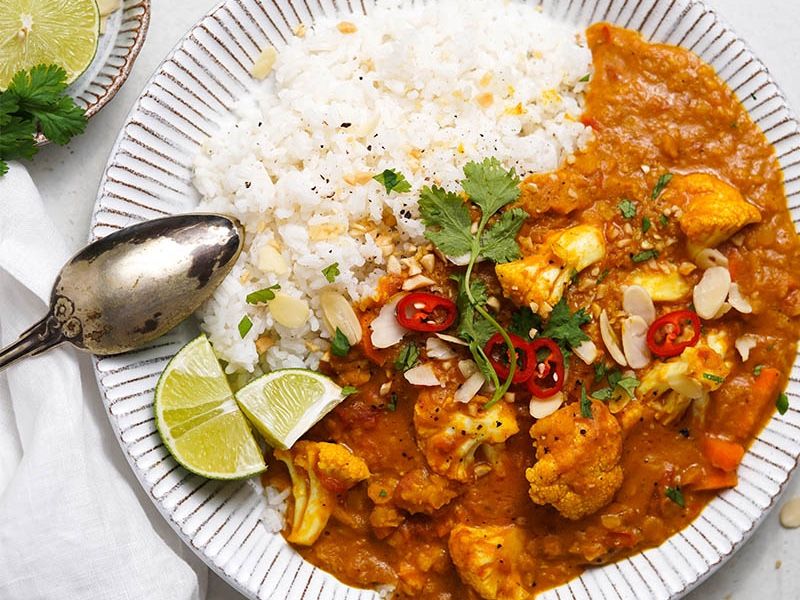 Indické curry so šošovicou a karfiolom